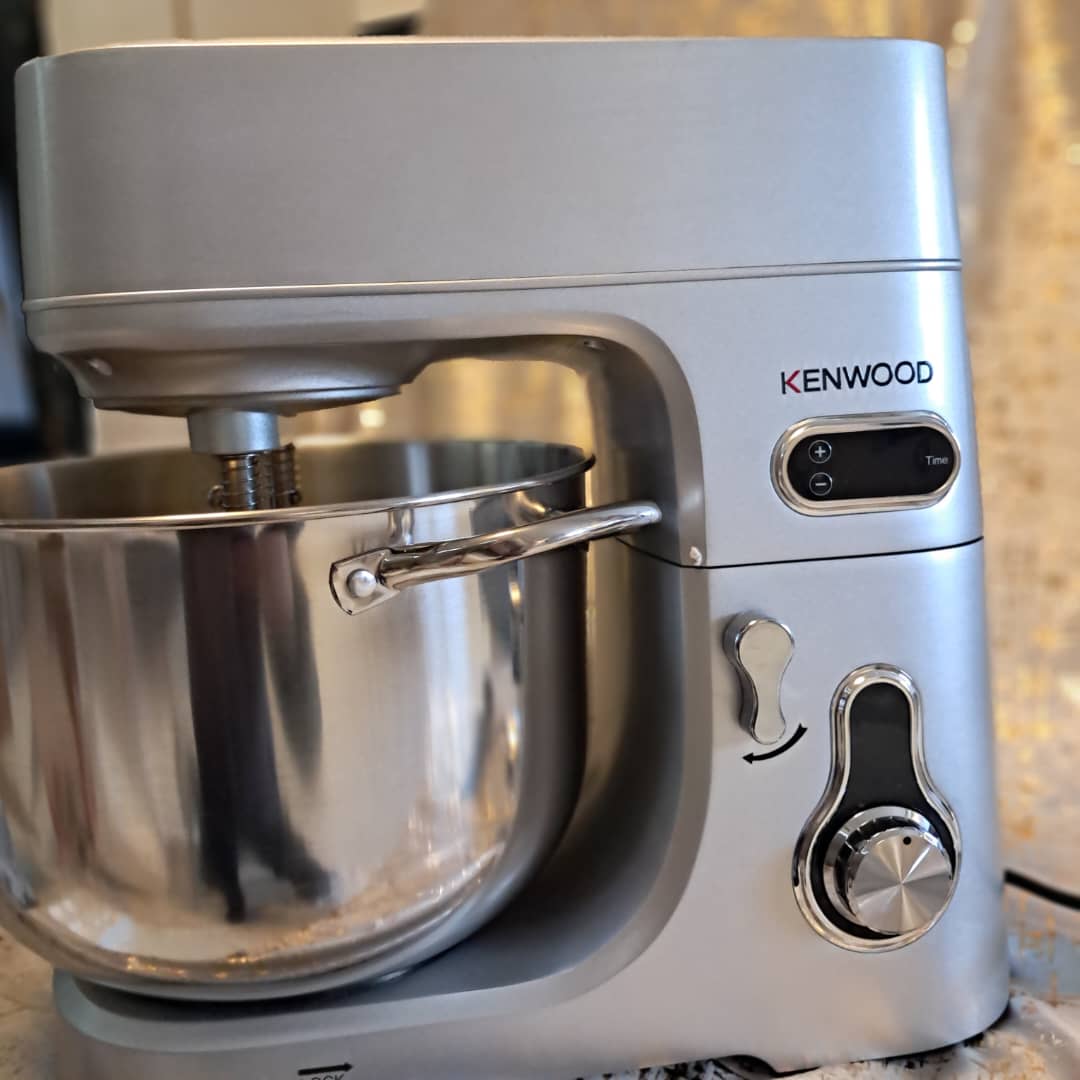 عجانة بيترا كنيود 10 لتر 2000 واط – موتور نحاس وبول إينوكس 2